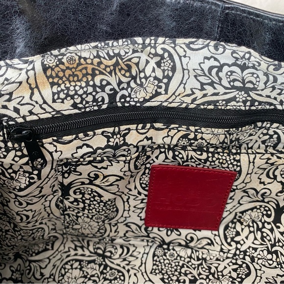 HOBO black soft leather double strap, stylish buckle flaps over top open - Picture 6 of 8